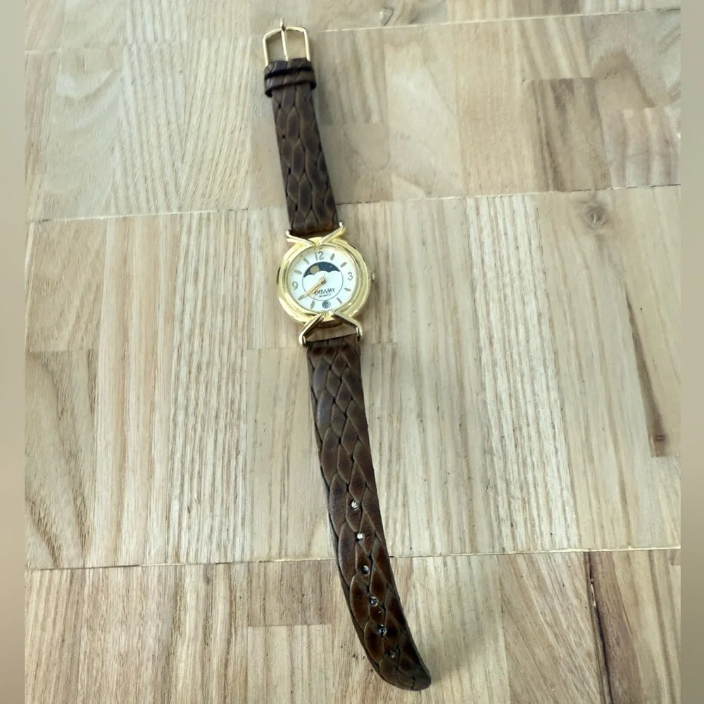 Embassy ladies moon phase brown leather watch NEW BATTERY